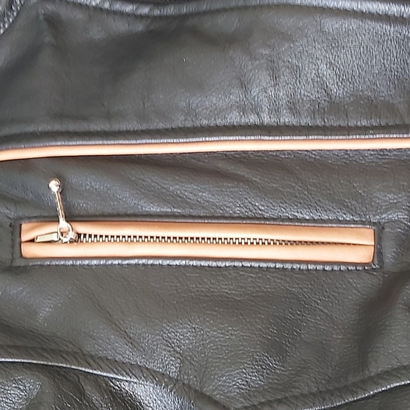 Leather jacket - Picture 8 of 11